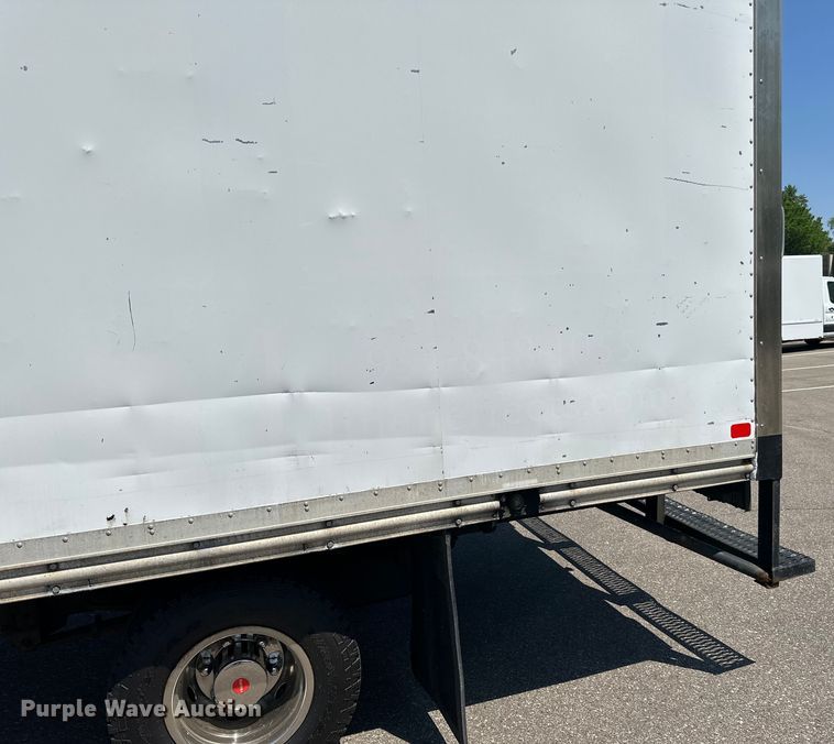 image for item LR9363 2004 Isuzu  NPR box truck