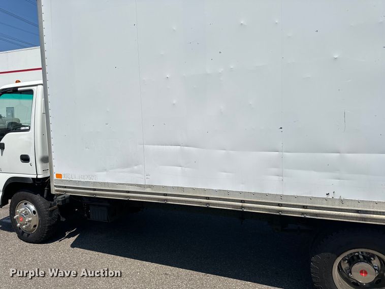 image for item LR9363 2004 Isuzu  NPR box truck