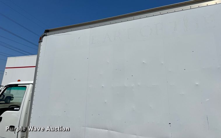 image for item LR9363 2004 Isuzu  NPR box truck