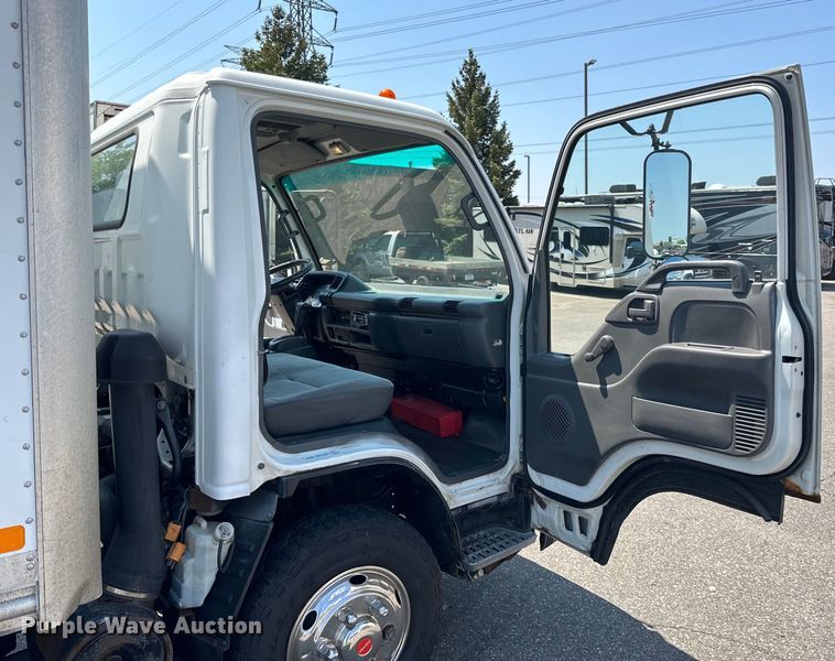 image for item LR9363 2004 Isuzu  NPR box truck