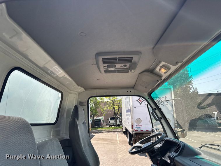 image for item LR9363 2004 Isuzu  NPR box truck