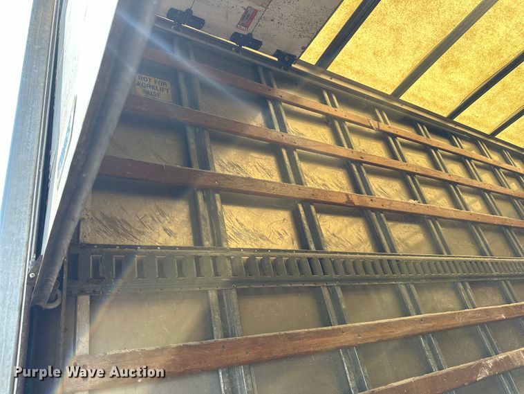 image for item LR9363 2004 Isuzu  NPR box truck