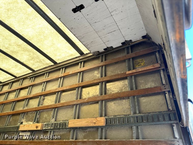 image for item LR9363 2004 Isuzu  NPR box truck