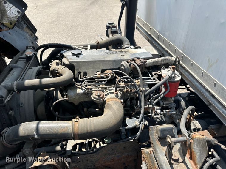 image for item LR9363 2004 Isuzu  NPR box truck