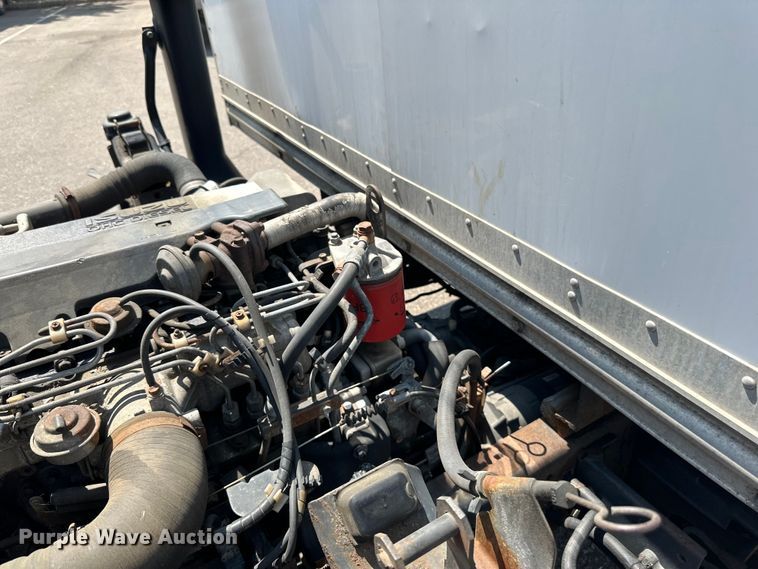 image for item LR9363 2004 Isuzu  NPR box truck