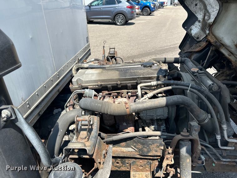 image for item LR9363 2004 Isuzu  NPR box truck