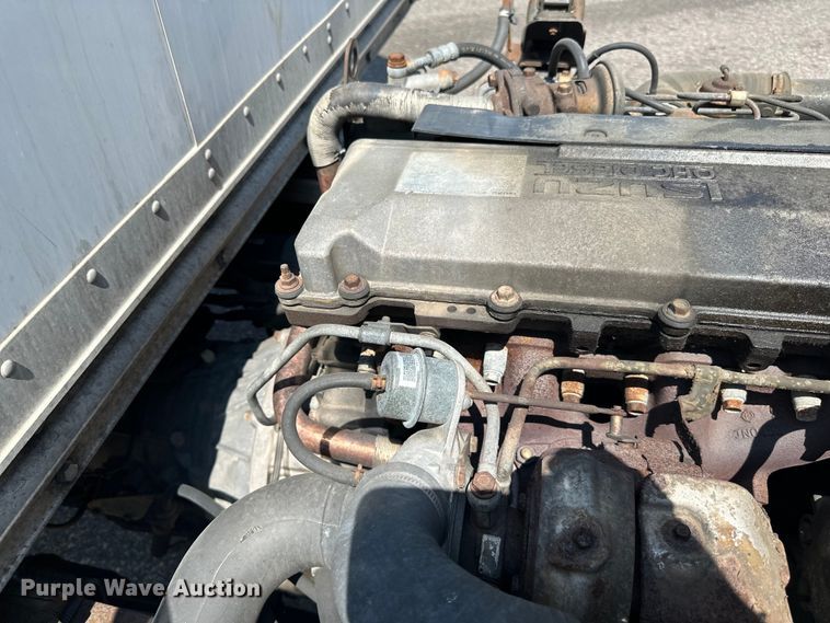 image for item LR9363 2004 Isuzu  NPR box truck