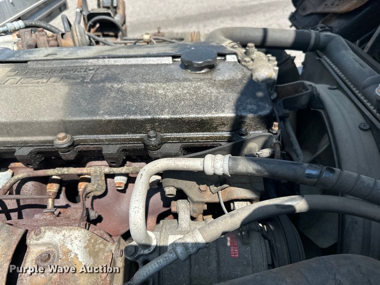 image for item LR9363 2004 Isuzu  NPR box truck