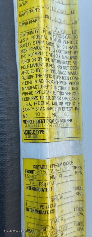 image for item LR9363 2004 Isuzu  NPR box truck