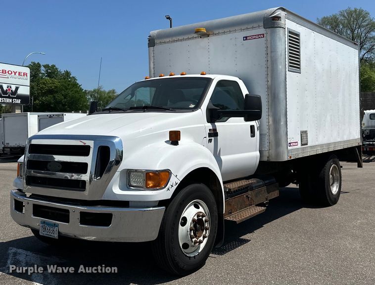 image for item LR9364 2015 Ford  F650 Super Duty box truck