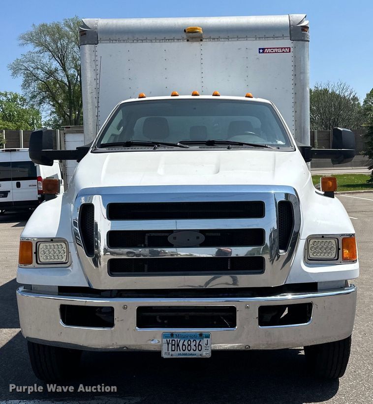 image for item LR9364 2015 Ford  F650 Super Duty box truck