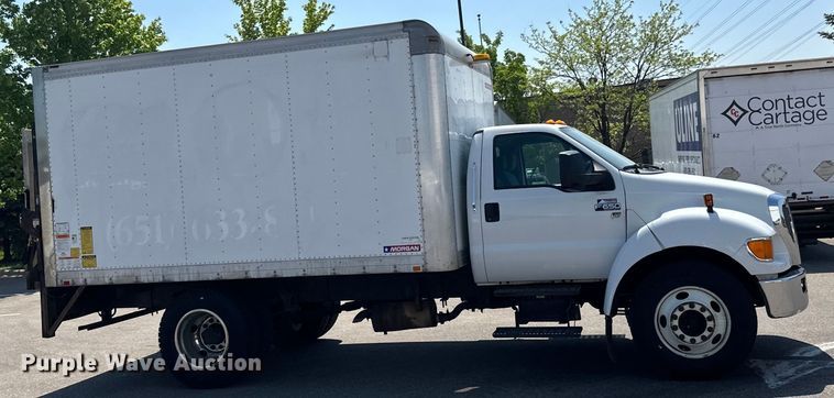 image for item LR9364 2015 Ford  F650 Super Duty box truck