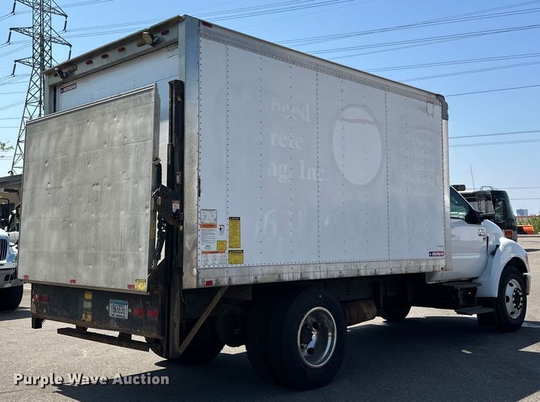 image for item LR9364 2015 Ford  F650 Super Duty box truck