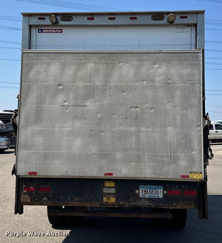 image for item LR9364 2015 Ford  F650 Super Duty box truck