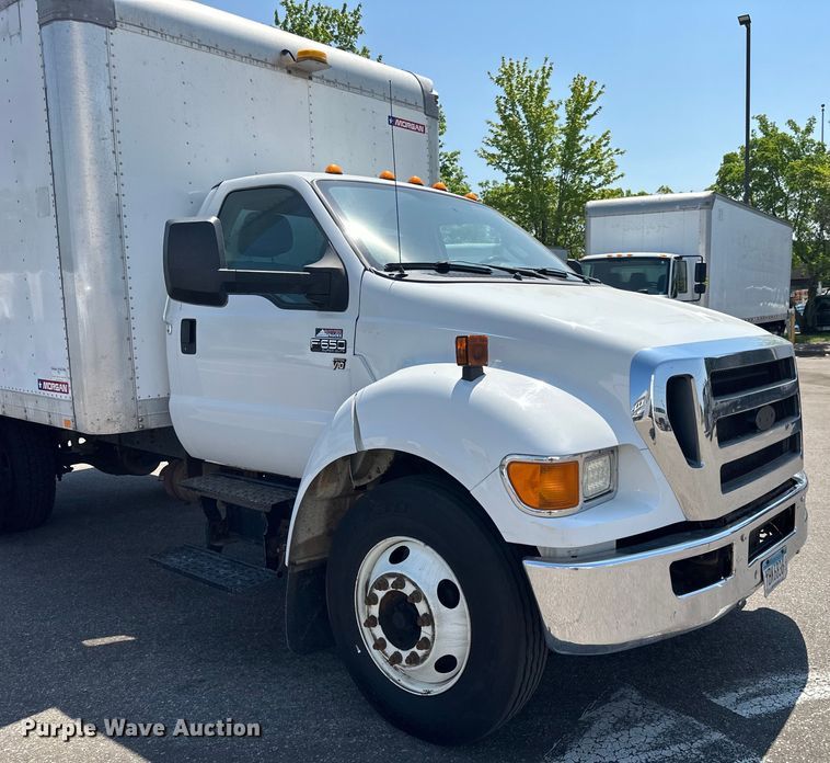 image for item LR9364 2015 Ford  F650 Super Duty box truck
