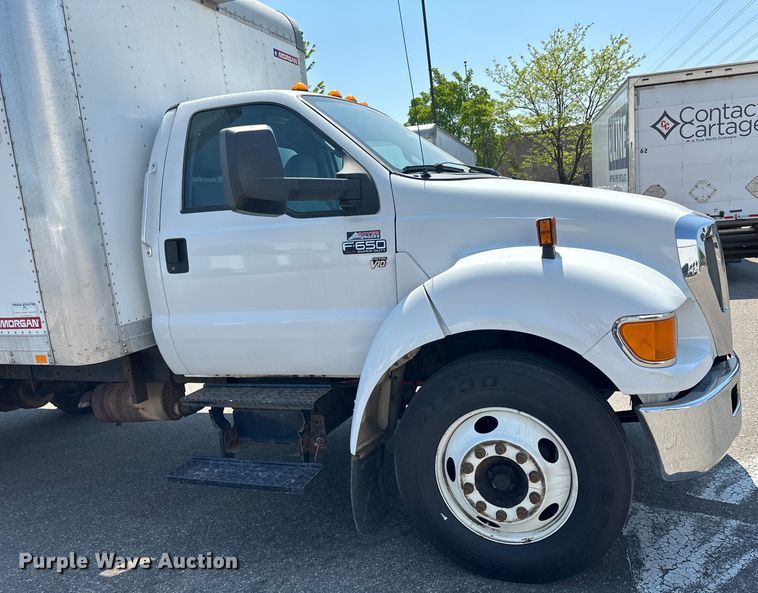 image for item LR9364 2015 Ford  F650 Super Duty box truck