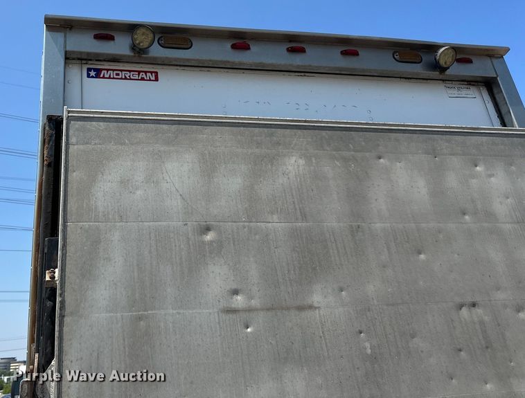 image for item LR9364 2015 Ford  F650 Super Duty box truck