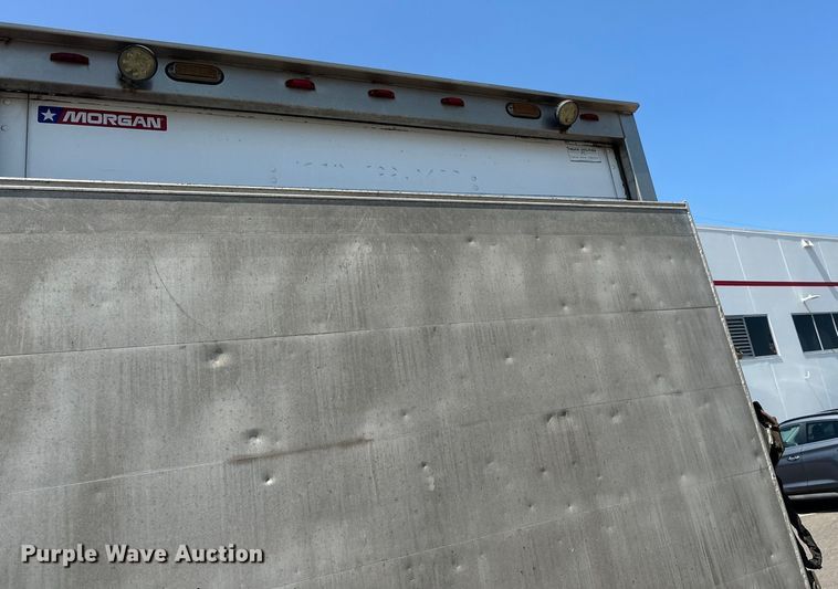 image for item LR9364 2015 Ford  F650 Super Duty box truck