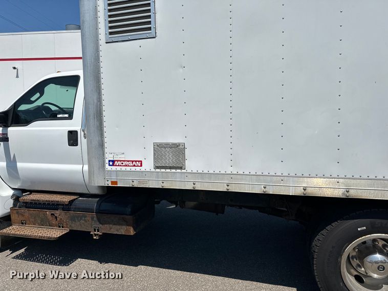 image for item LR9364 2015 Ford  F650 Super Duty box truck