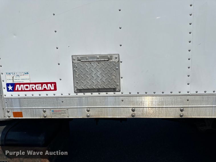 image for item LR9364 2015 Ford  F650 Super Duty box truck