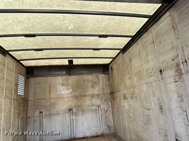 image for item LR9364 2015 Ford  F650 Super Duty box truck