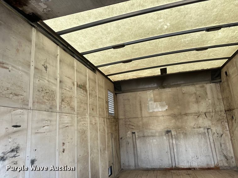 image for item LR9364 2015 Ford  F650 Super Duty box truck