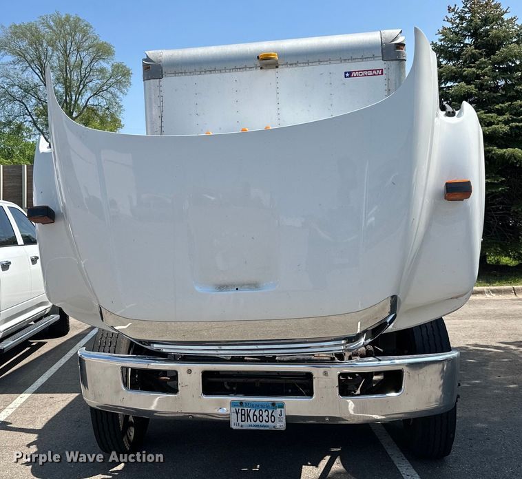 image for item LR9364 2015 Ford  F650 Super Duty box truck