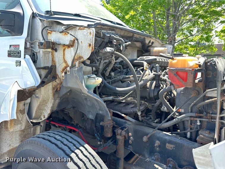 image for item LR9364 2015 Ford  F650 Super Duty box truck