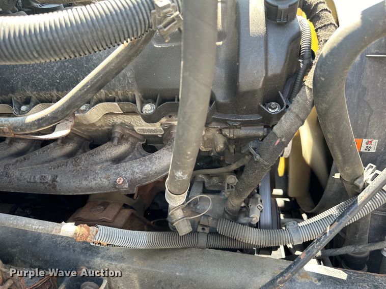 image for item LR9364 2015 Ford  F650 Super Duty box truck