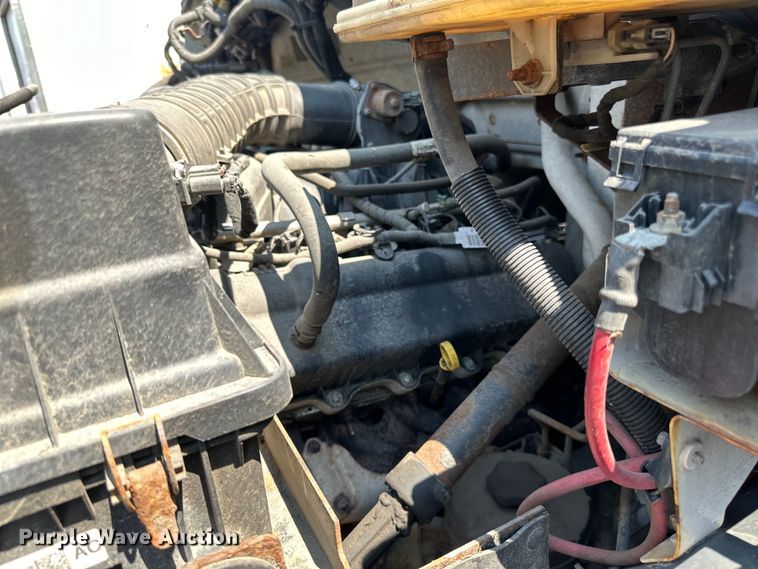 image for item LR9364 2015 Ford  F650 Super Duty box truck