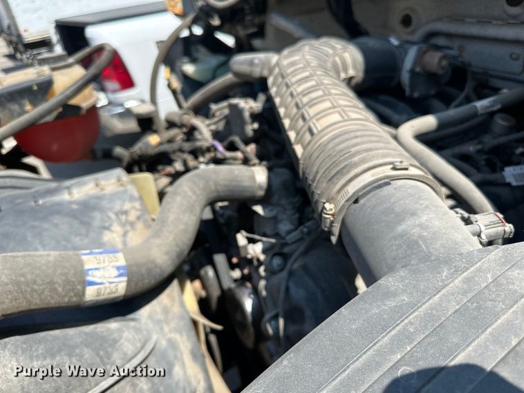 image for item LR9364 2015 Ford  F650 Super Duty box truck