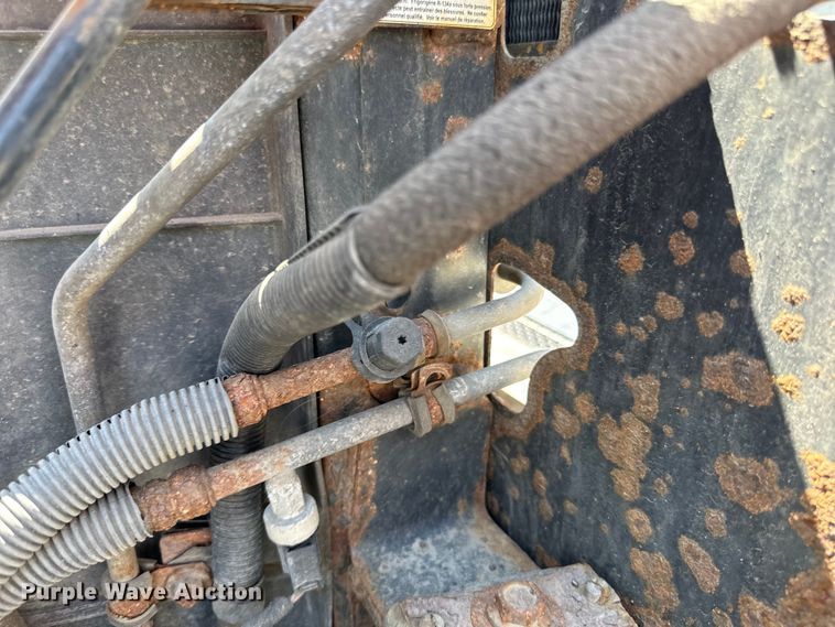 image for item LR9364 2015 Ford  F650 Super Duty box truck