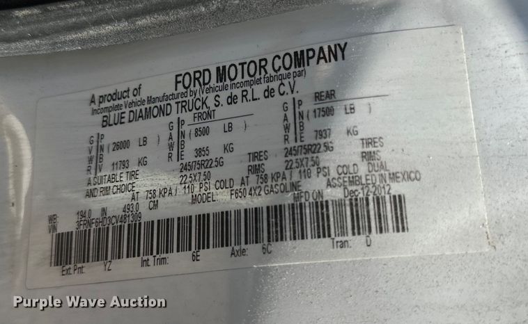 image for item LR9364 2015 Ford  F650 Super Duty box truck