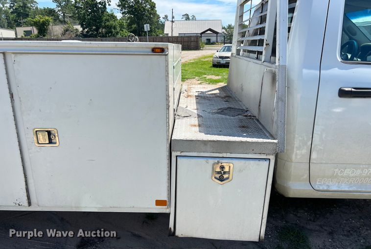 image for item LU9852 2012 Dodge Ram 4500 utility bed pickup truck