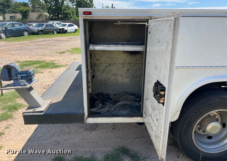 image for item LU9852 2012 Dodge Ram 4500 utility bed pickup truck