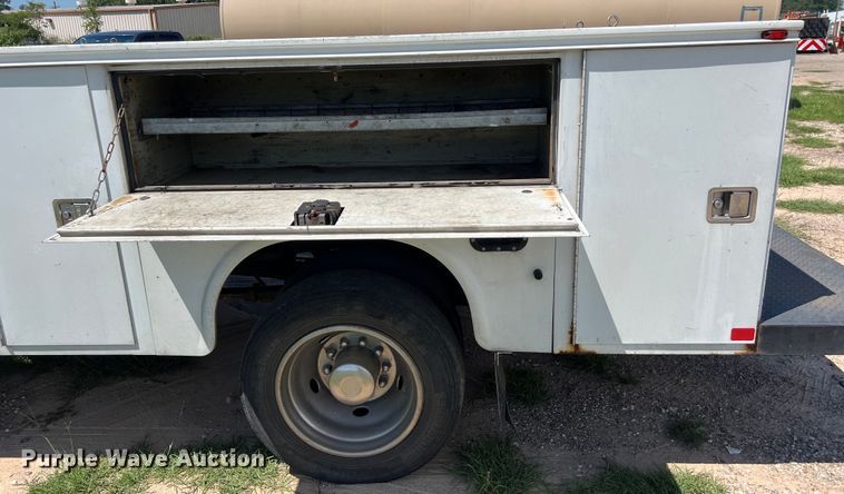 image for item LU9852 2012 Dodge Ram 4500 utility bed pickup truck