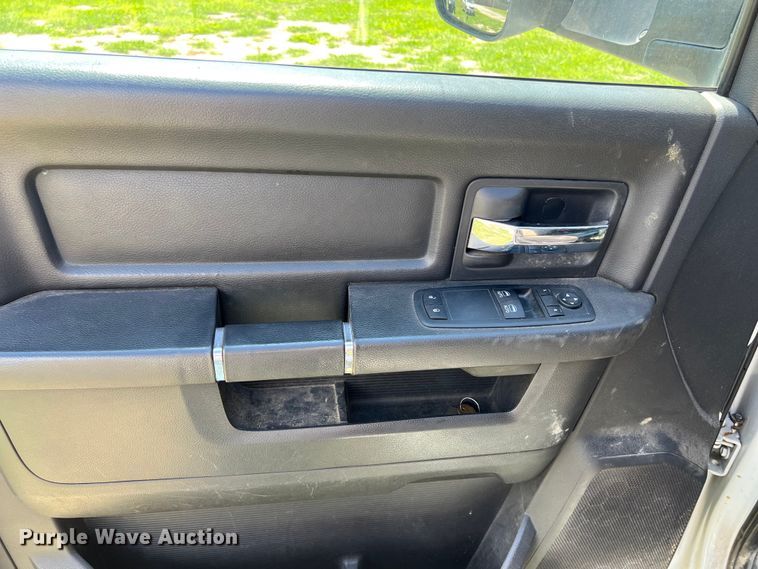 image for item LU9852 2012 Dodge Ram 4500 utility bed pickup truck