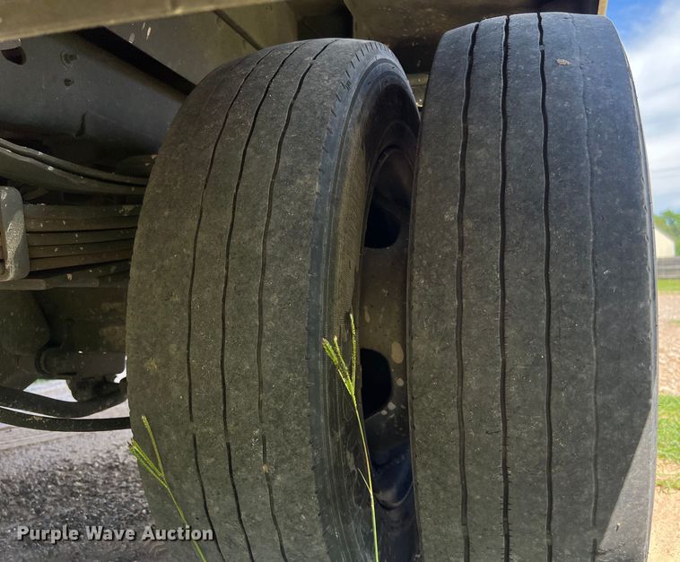 image for item LU9852 2012 Dodge Ram 4500 utility bed pickup truck