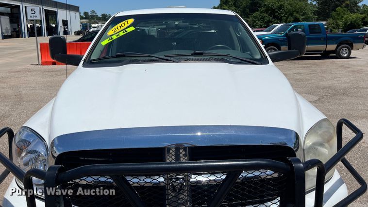 image for item LU9854 2007 Dodge Ram 2500HD Quad Cab utility bed pickup truck