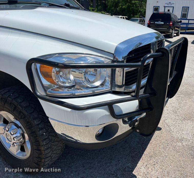 image for item LU9854 2007 Dodge Ram 2500HD Quad Cab utility bed pickup truck