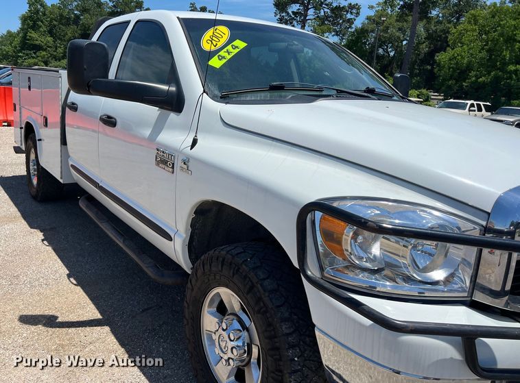 image for item LU9854 2007 Dodge Ram 2500HD Quad Cab utility bed pickup truck
