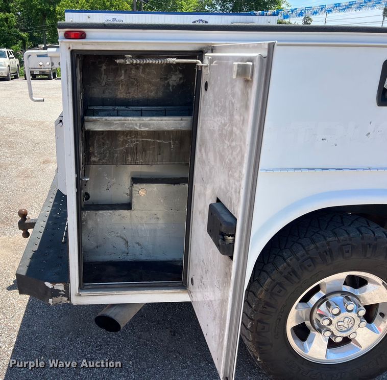 image for item LU9854 2007 Dodge Ram 2500HD Quad Cab utility bed pickup truck