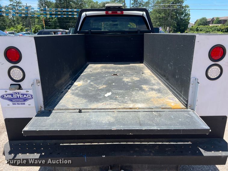 image for item LU9854 2007 Dodge Ram 2500HD Quad Cab utility bed pickup truck