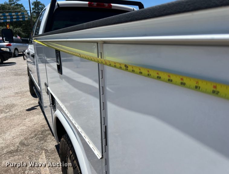 image for item LU9854 2007 Dodge Ram 2500HD Quad Cab utility bed pickup truck