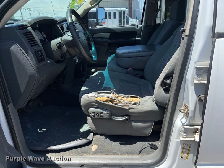 image for item LU9854 2007 Dodge Ram 2500HD Quad Cab utility bed pickup truck