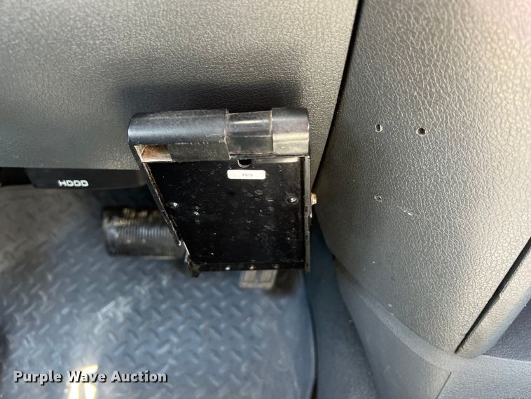 image for item LU9854 2007 Dodge Ram 2500HD Quad Cab utility bed pickup truck