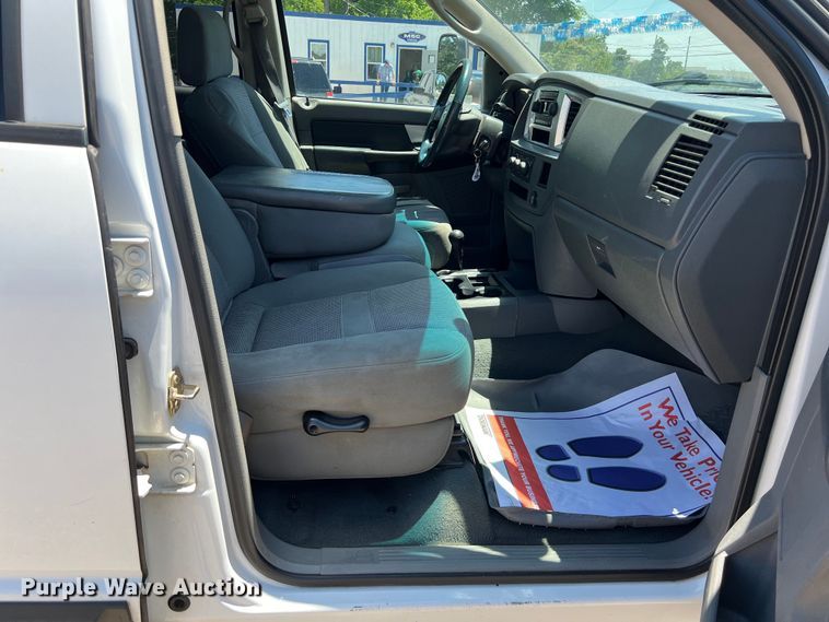 image for item LU9854 2007 Dodge Ram 2500HD Quad Cab utility bed pickup truck