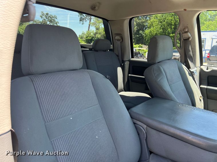 image for item LU9854 2007 Dodge Ram 2500HD Quad Cab utility bed pickup truck