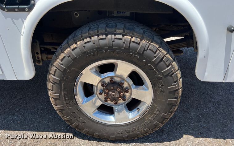 image for item LU9854 2007 Dodge Ram 2500HD Quad Cab utility bed pickup truck