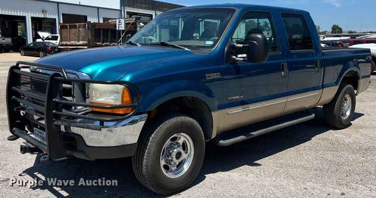 image for item LU9855 2000 Ford F-250 Super Duty Lariat Crew Cab pickup truck